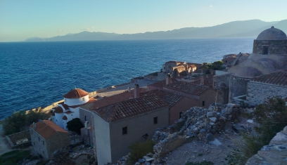 L’escapade en van chez les Grecs de Mathieu, Chloé, Nahia, et Candice